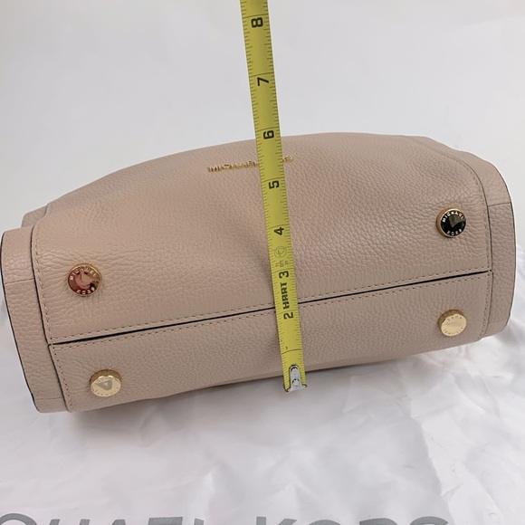 Michael Kors Newbury Soft nude Leather Shoulder Tote Handbag Gold Chain New NWOT - Picture 13 of 16